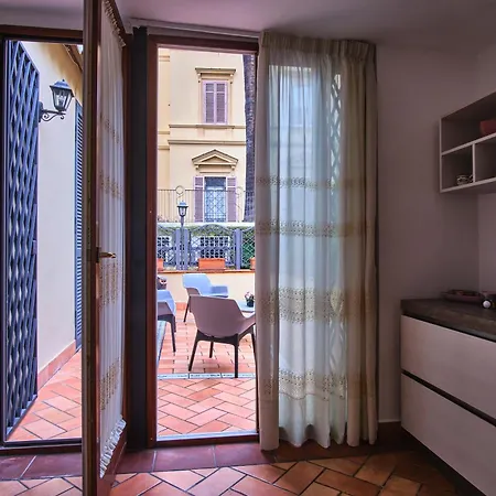 Pink Star Napoli Luxury Apartment-3