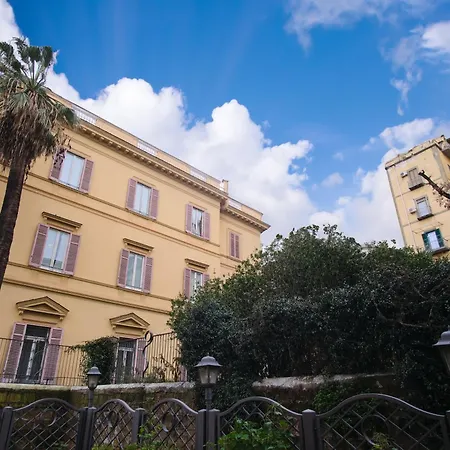 Pink Star Napoli Luxury Apartment-3